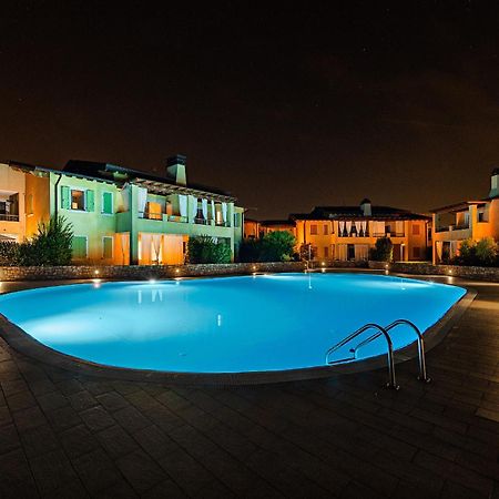 Le Corti Caterina Apartments With Pool By Wonderful Italy เดเซนซาโนเดลการ์ดา ภายนอก รูปภาพ