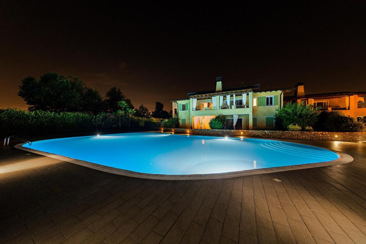 Le Corti Caterina Apartments With Pool By Wonderful Italy เดเซนซาโนเดลการ์ดา ภายนอก รูปภาพ