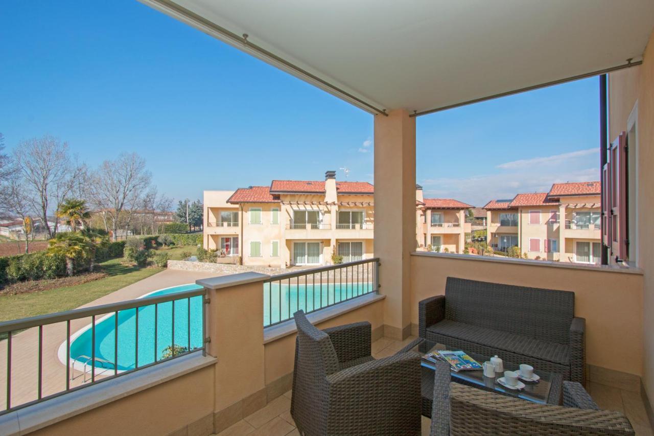 Le Corti Caterina Apartments With Pool By Wonderful Italy เดเซนซาโนเดลการ์ดา ภายนอก รูปภาพ