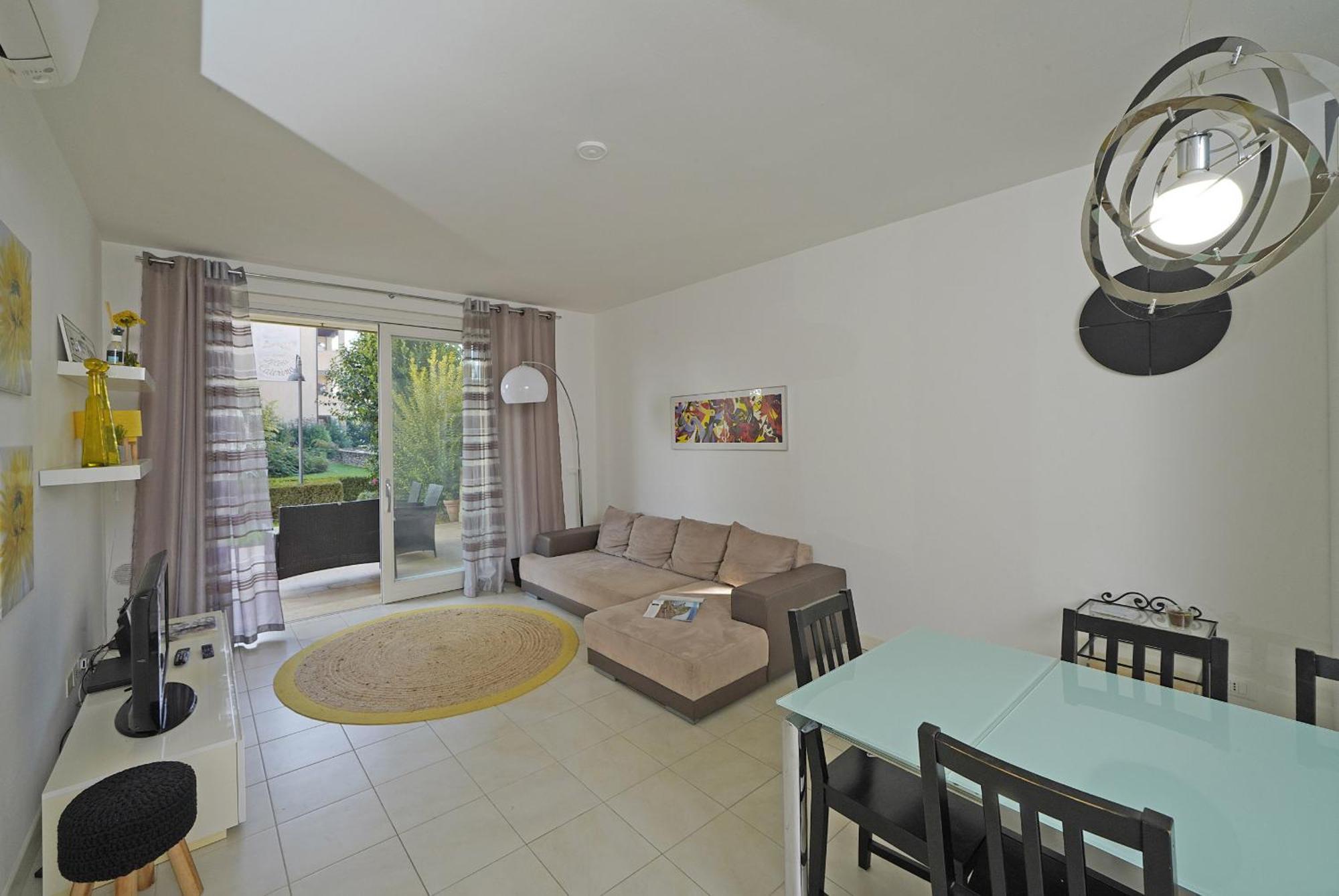 Le Corti Caterina Apartments With Pool By Wonderful Italy เดเซนซาโนเดลการ์ดา ภายนอก รูปภาพ