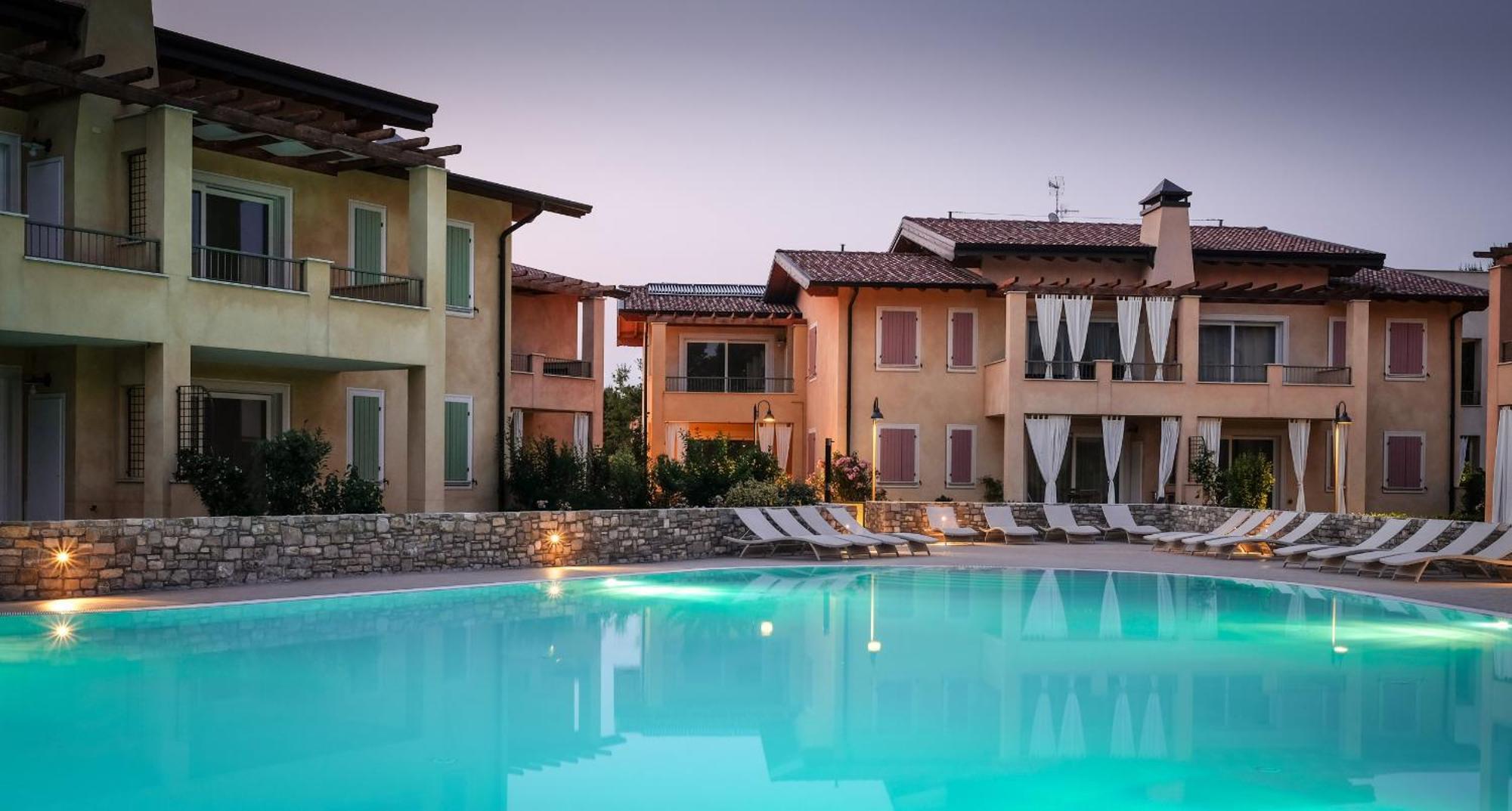 Le Corti Caterina Apartments With Pool By Wonderful Italy เดเซนซาโนเดลการ์ดา ภายนอก รูปภาพ