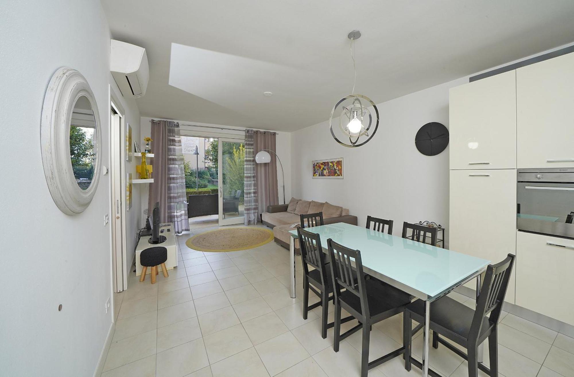 Le Corti Caterina Apartments With Pool By Wonderful Italy เดเซนซาโนเดลการ์ดา ภายนอก รูปภาพ